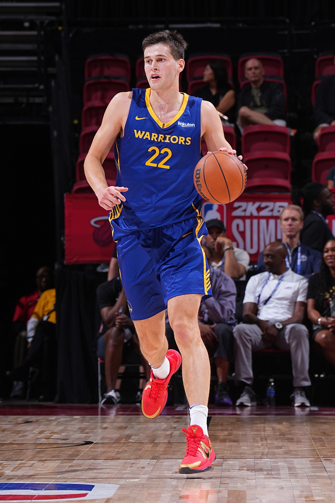 不甚理想！勇士52号秀图希9中3&三分4中2&罚球2中0 得到8分4板1断