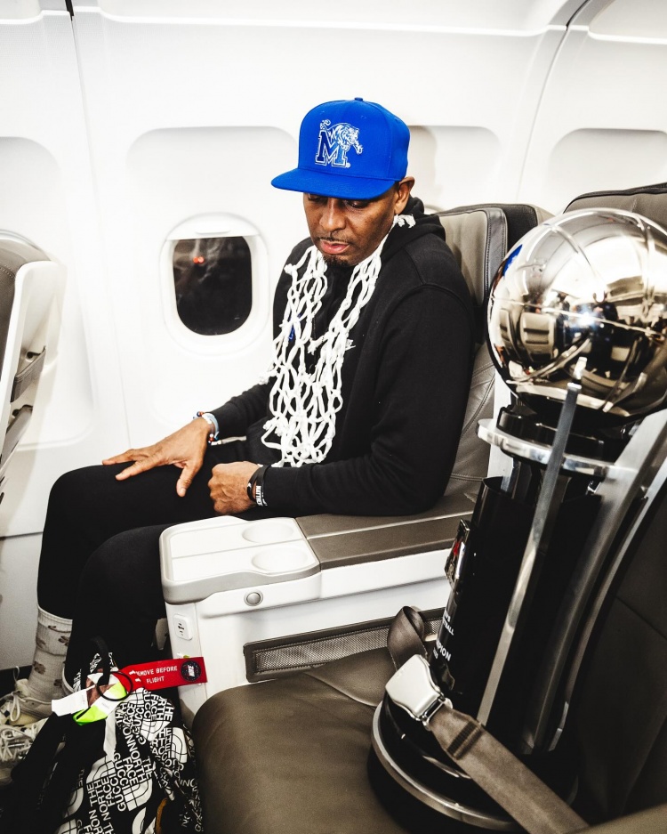 🎂真挚的祝福！魔术官方祝名宿便士哈达威54岁生日快乐🎂