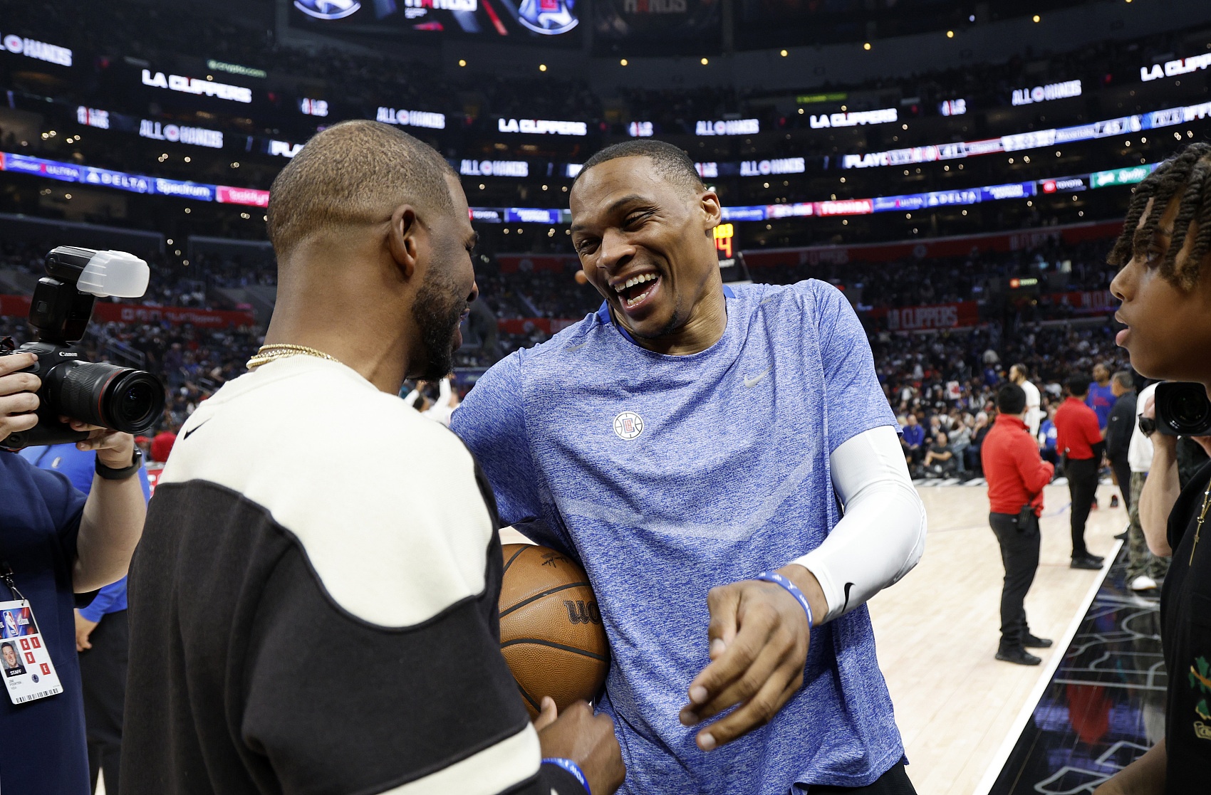 🔥老将自由球员市场将迎签约热潮！保罗与快船仍在商讨重聚