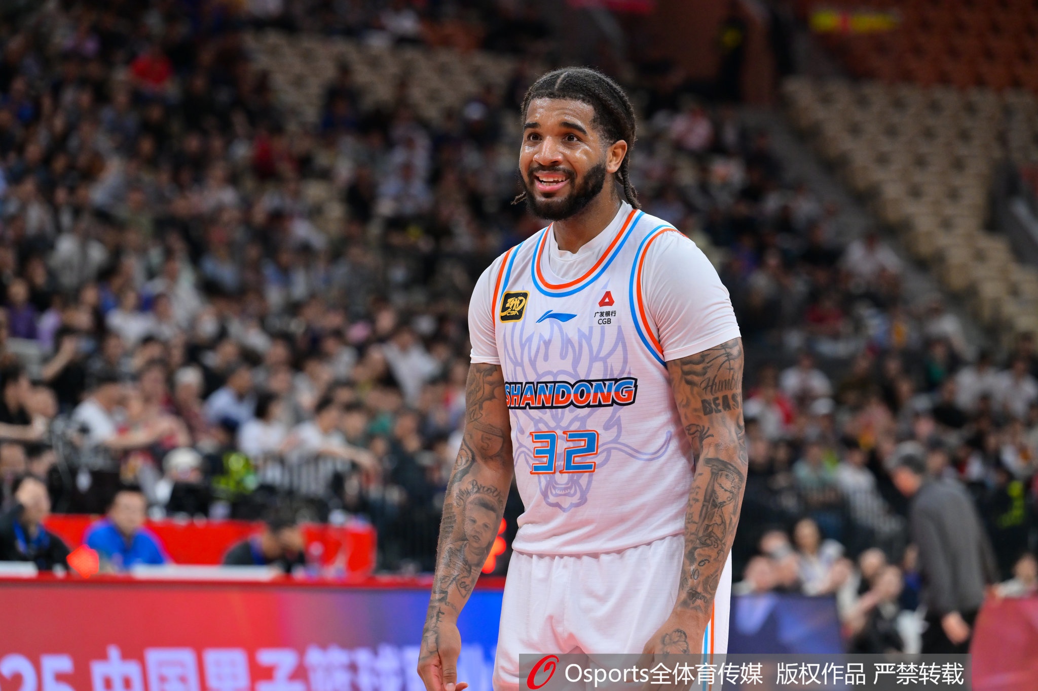 场均13.5分7板！江南的城：有CBA北区球队有意山东男篮外援克里斯