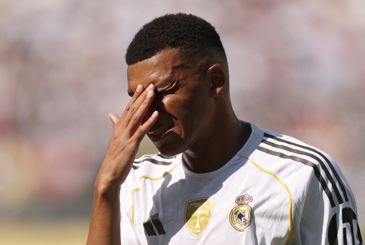 每体：检察院对姆巴佩捐款事件展开调查，球员律师表示捐赠为合法