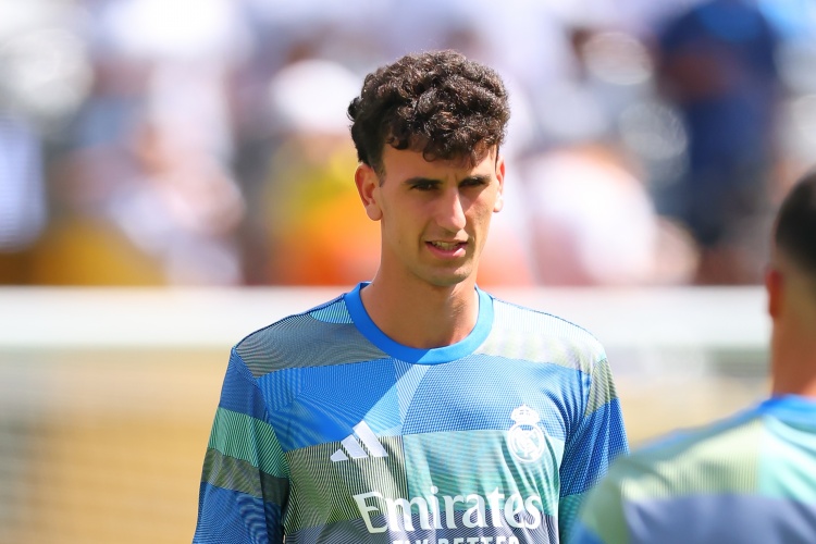 迪马：皇马小将雅各布-拉蒙转会科莫取得重大进展 球员已决定加盟