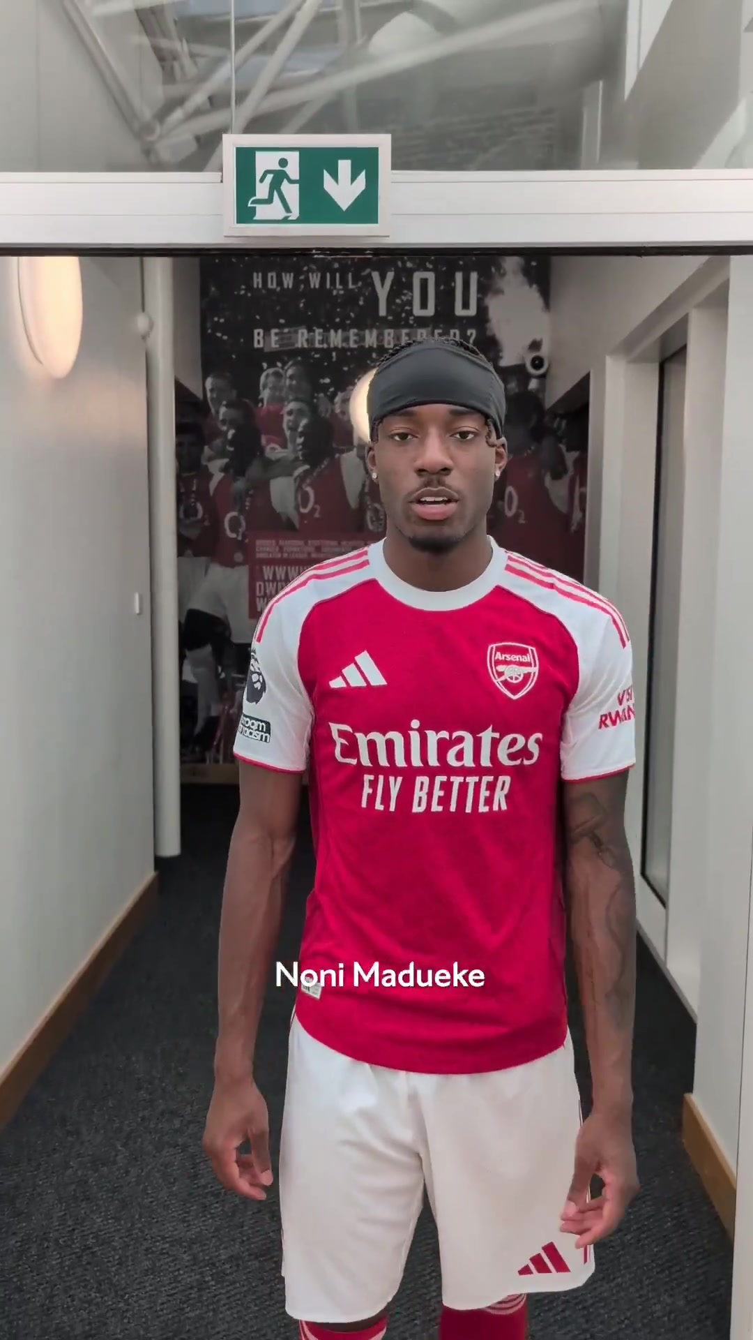 马杜埃凯趣味问答：最喜欢的运动员是C罗，足球之外喜欢篮球