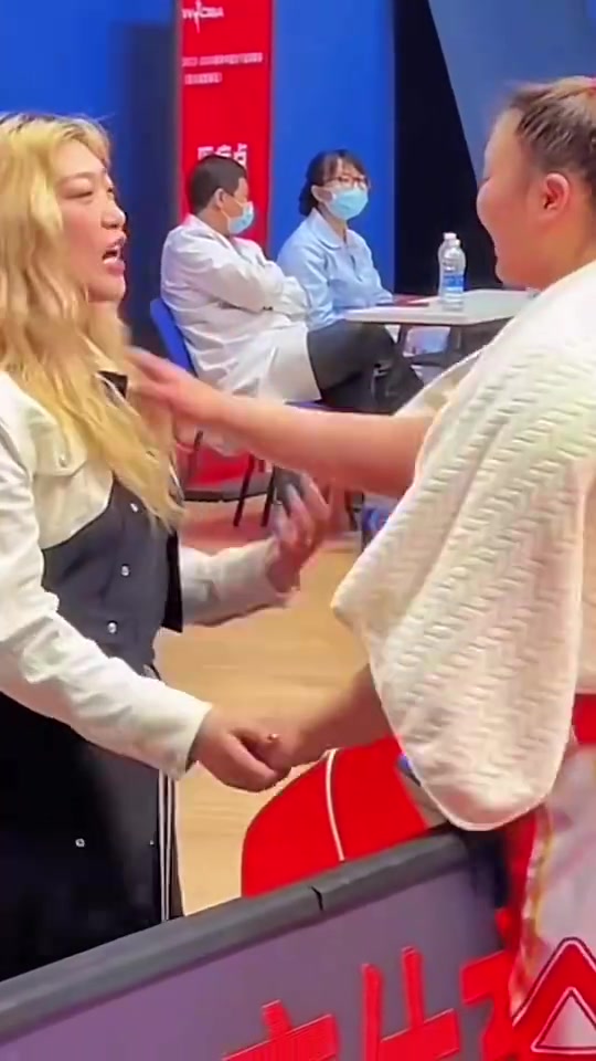 看得出来，李梦也是十分喜欢大宝贝啊！🙊