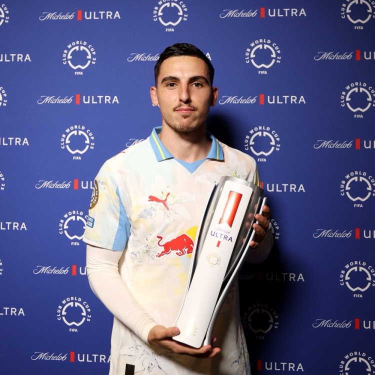 记者：阿贾克斯1500万欧＋奖金报价萨尔茨堡的以色列中场格洛赫