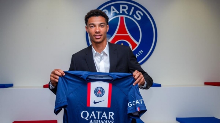 往事不堪回首…埃基蒂克巴黎生涯33场4球4助，遭弃用半年仅1出场