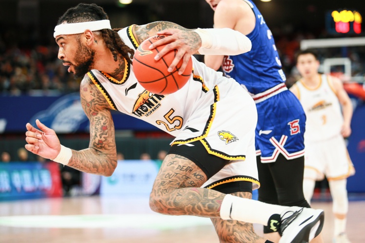 媒体人：辽宁签回莫兰德此前一直保密是为了防止广东“节外生枝”