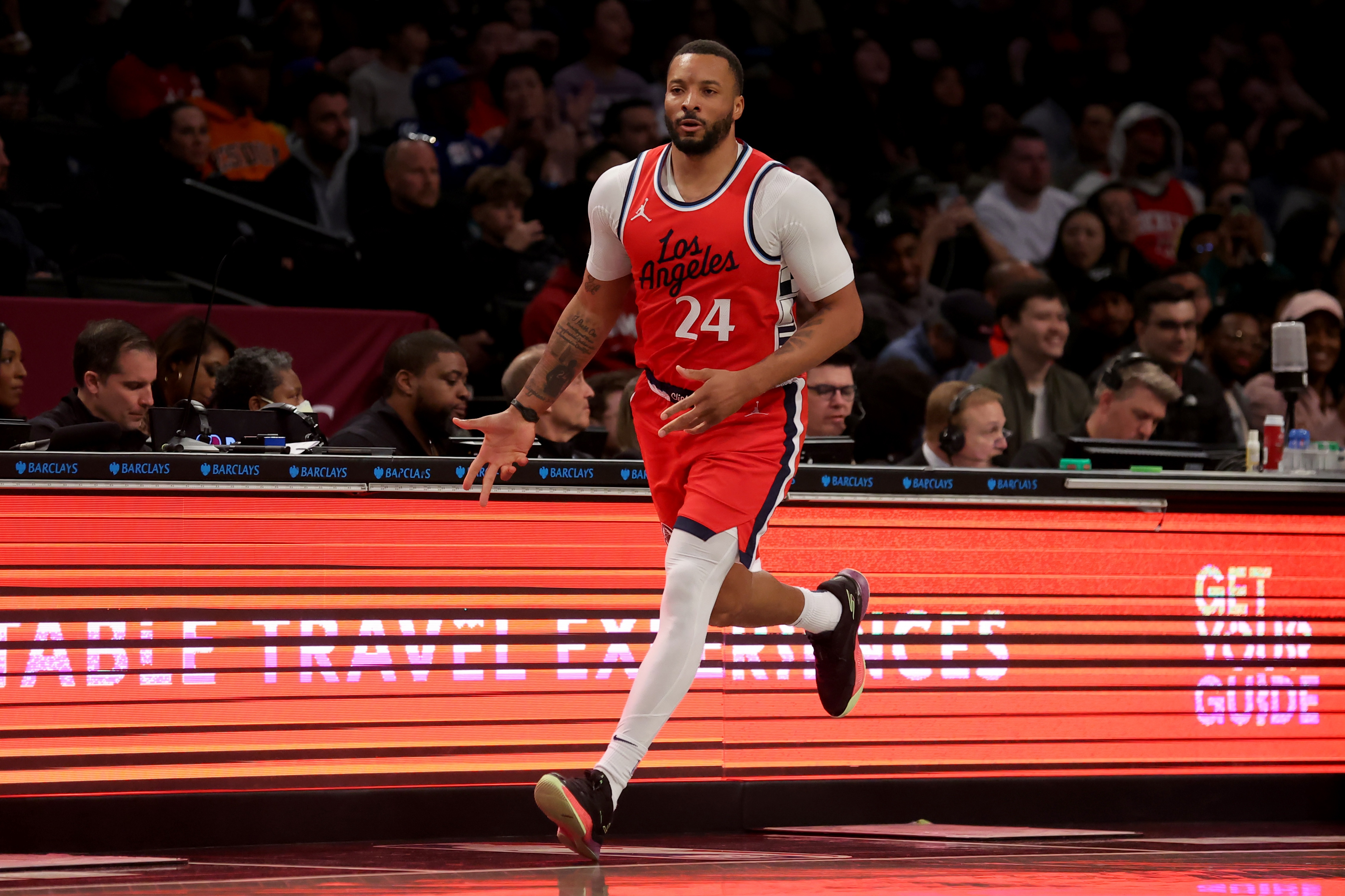 美记：鲍威尔的续约存在悬念 今年自由市场分卫身价普遍遇冷