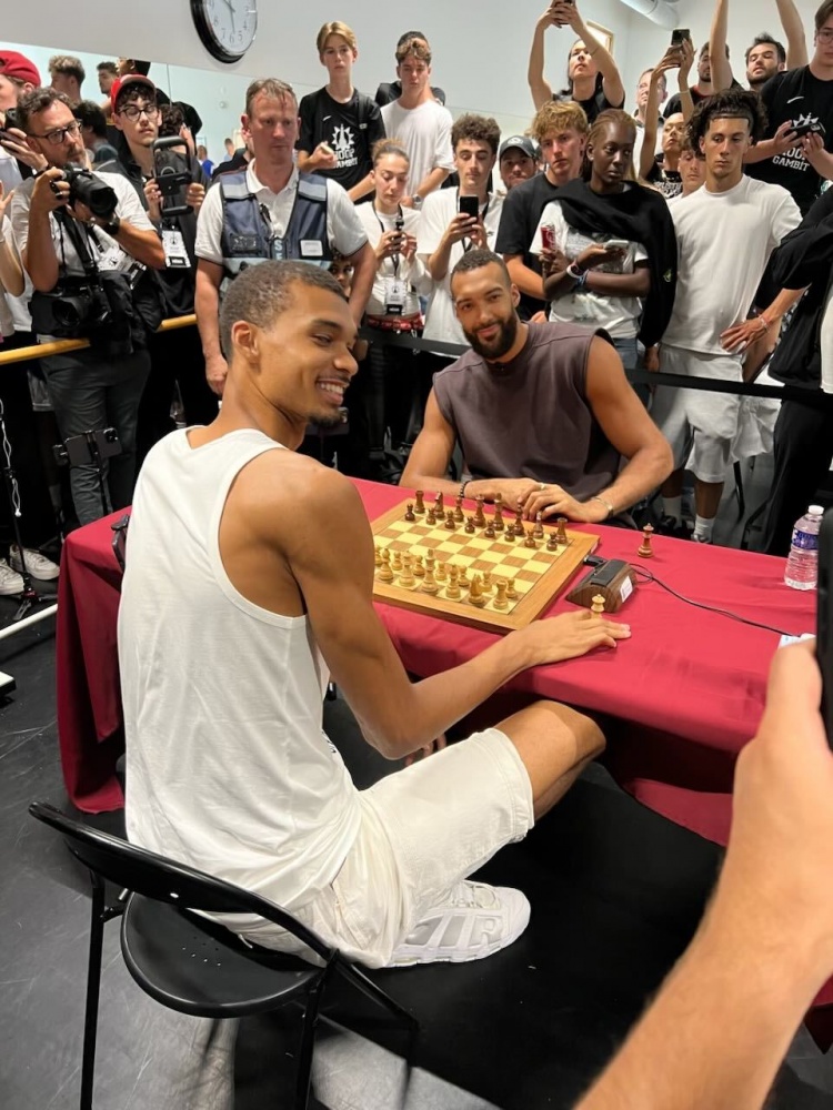 又有球打&还有棋下！文班创立的新赛事Hoop Gambit有点意思！