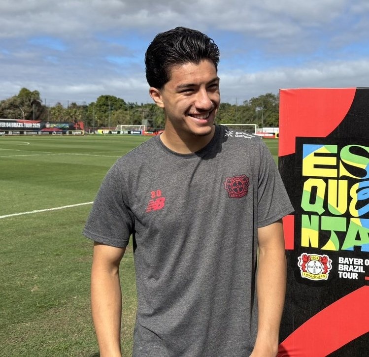 勒沃库森新援马扎：滕哈赫是优秀教练，他在战术上非常聪明