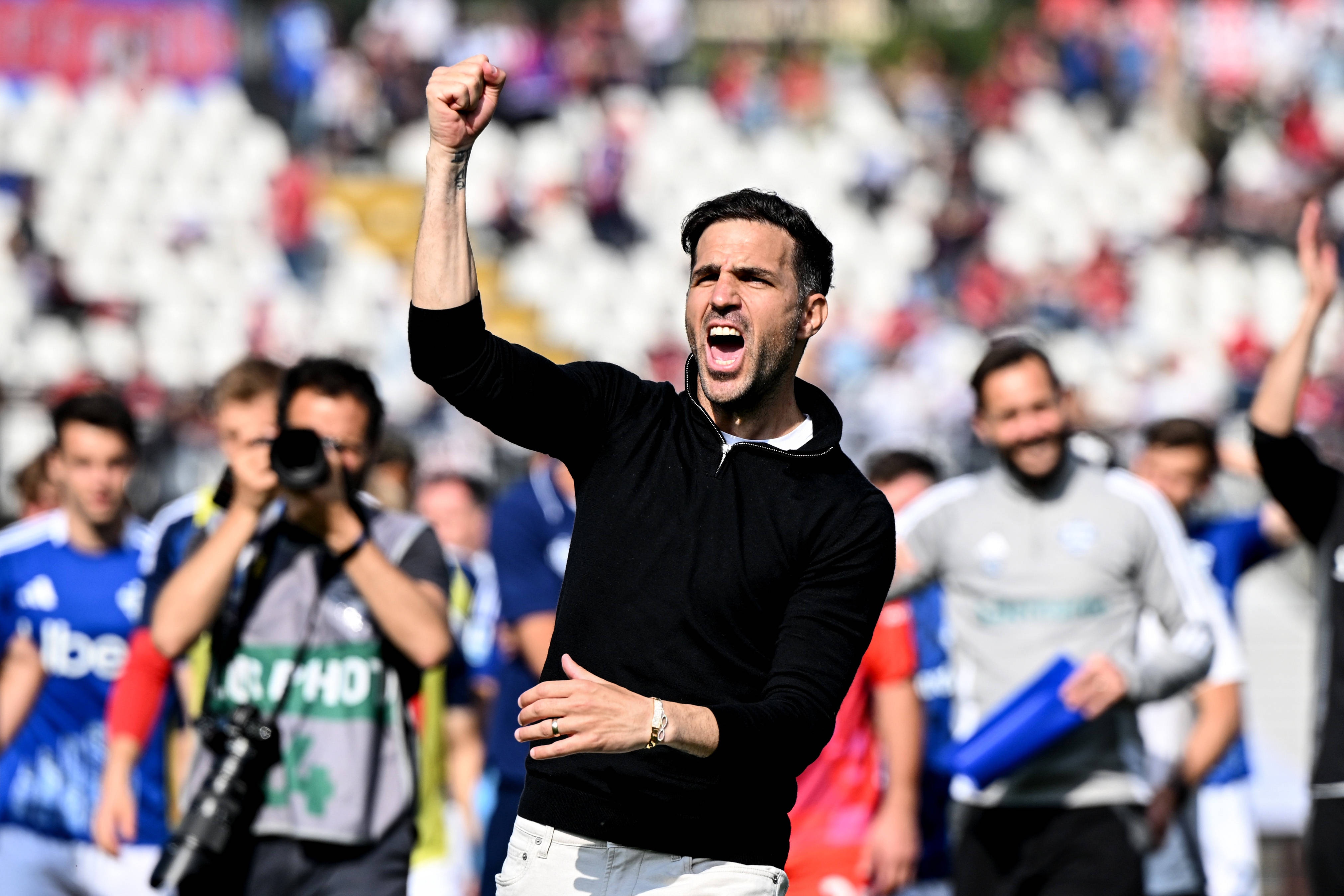 小法干票大的！科莫夏窗超1亿尽情豪购，目标还有莫拉塔+皇马小将