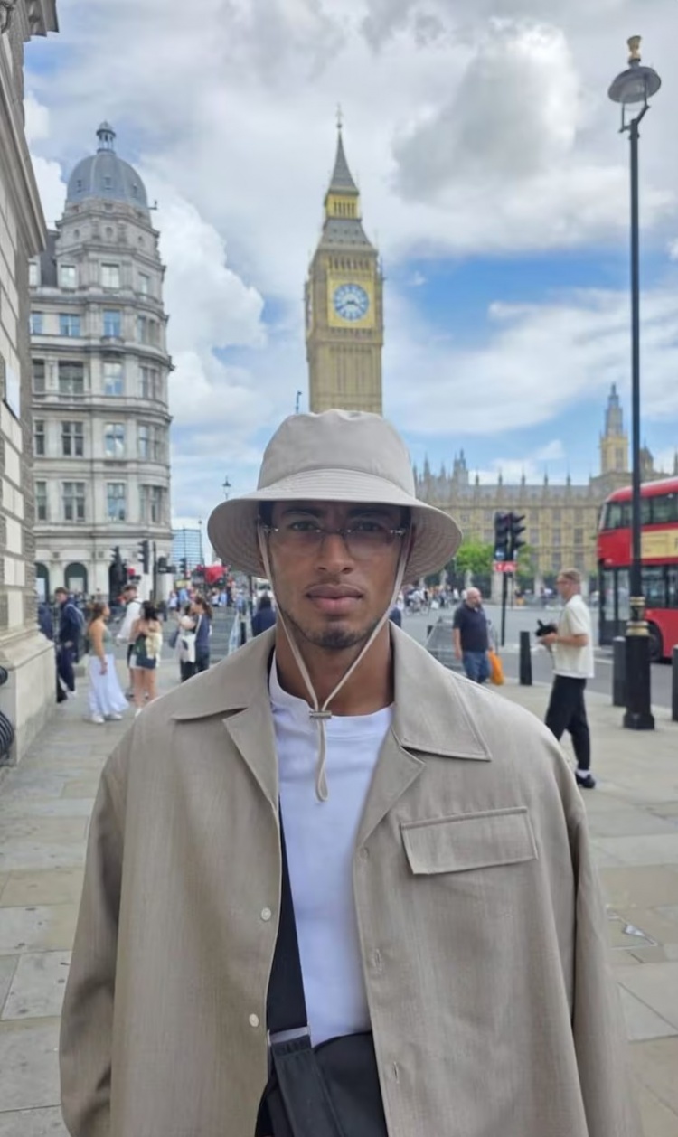 记者：贝林厄姆术后4到6周需佩戴护具，然后可以开始轻度训练