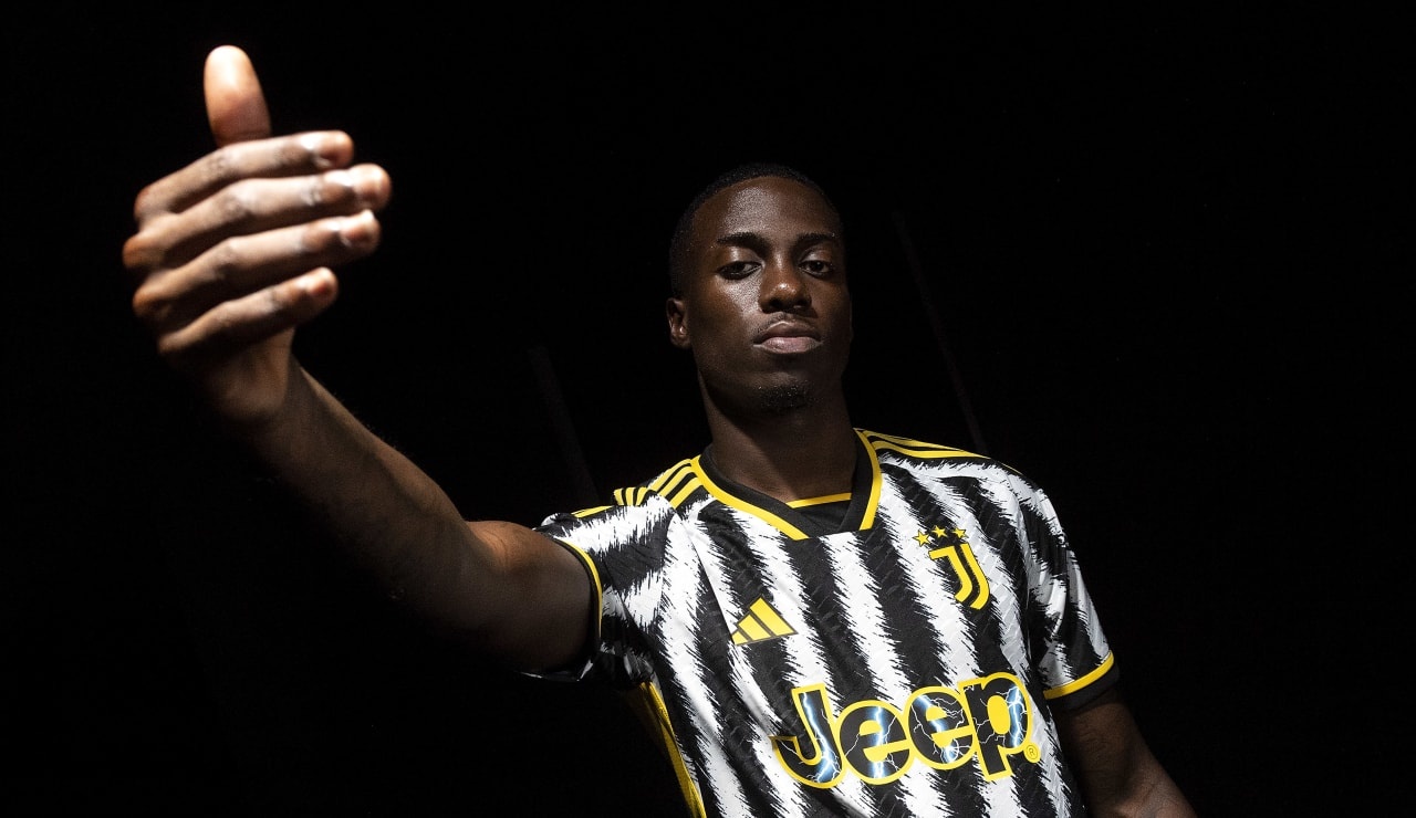 罗马诺：马赛引进小维阿谈判进展顺利，交易方案租借+强制买断