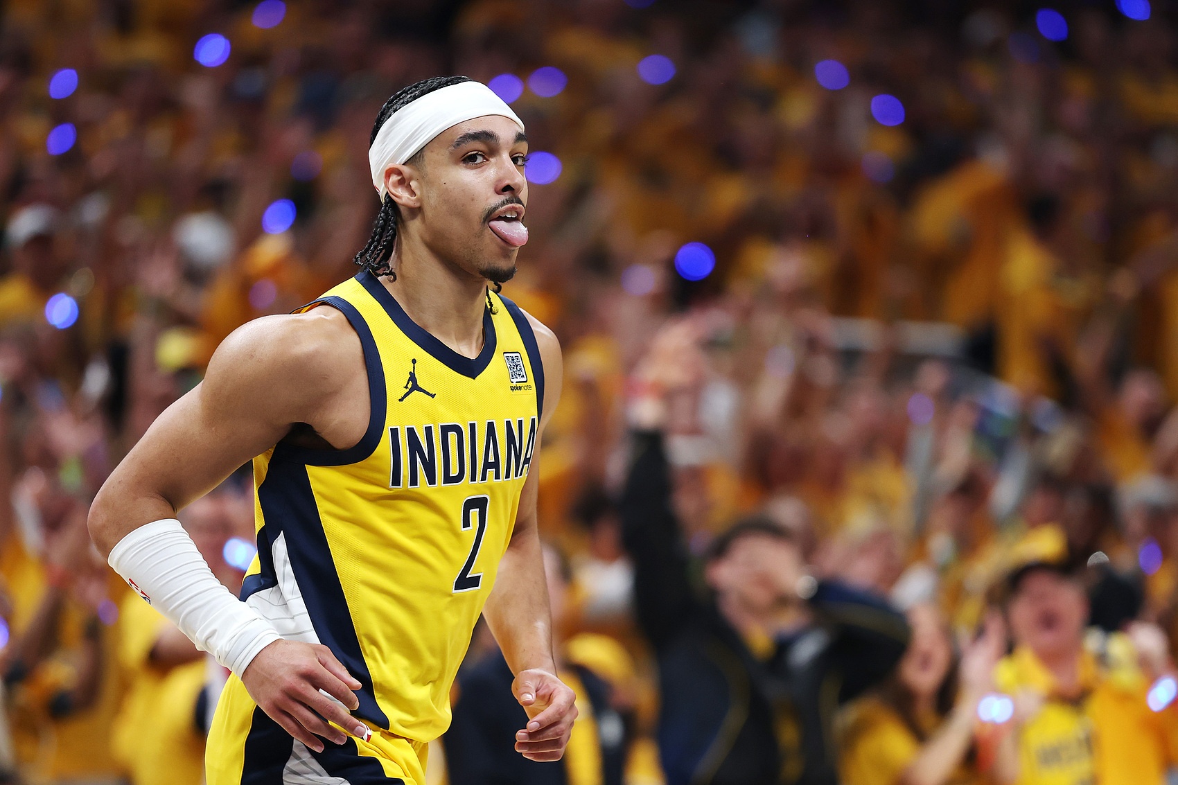 步行者GM：我们要内姆哈德带领球队 他作为得分手需要更自信一些