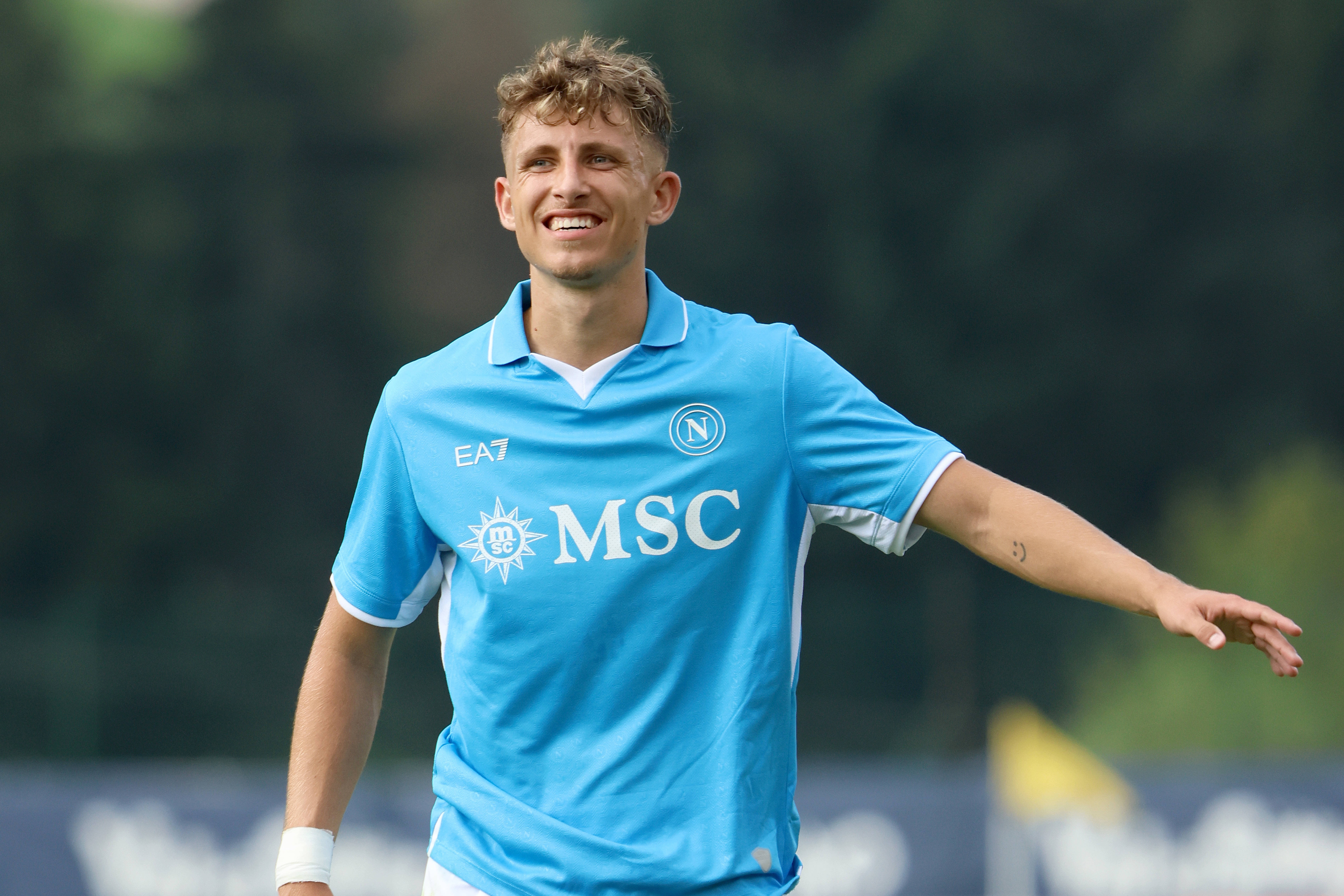 罗体：狼堡150万欧租借+1600万选择买断林德斯特伦 过去两年0进球