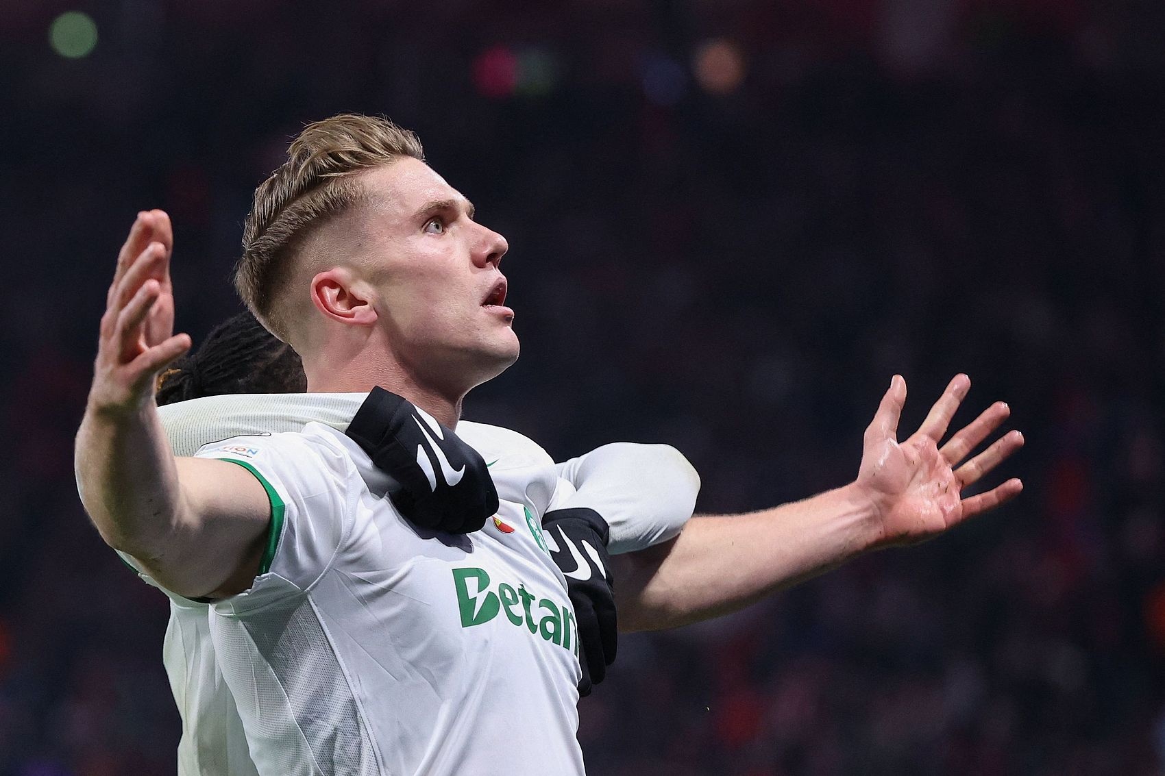 葡媒：阿森纳接受葡体所有转会要求，约克雷斯转会未来几小时完成