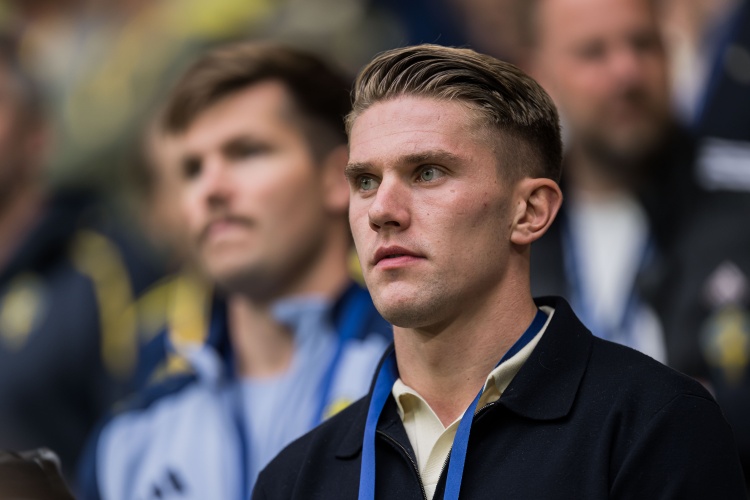 记者：约克雷斯转会阿森纳预计今天完成，各方将签署交易文件