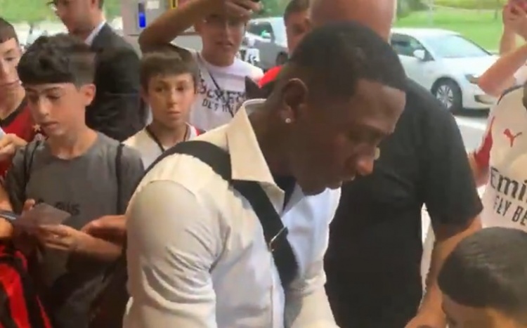 意媒：埃斯图皮尼安已选择米兰2号球衣，过去他从未穿过这个号码