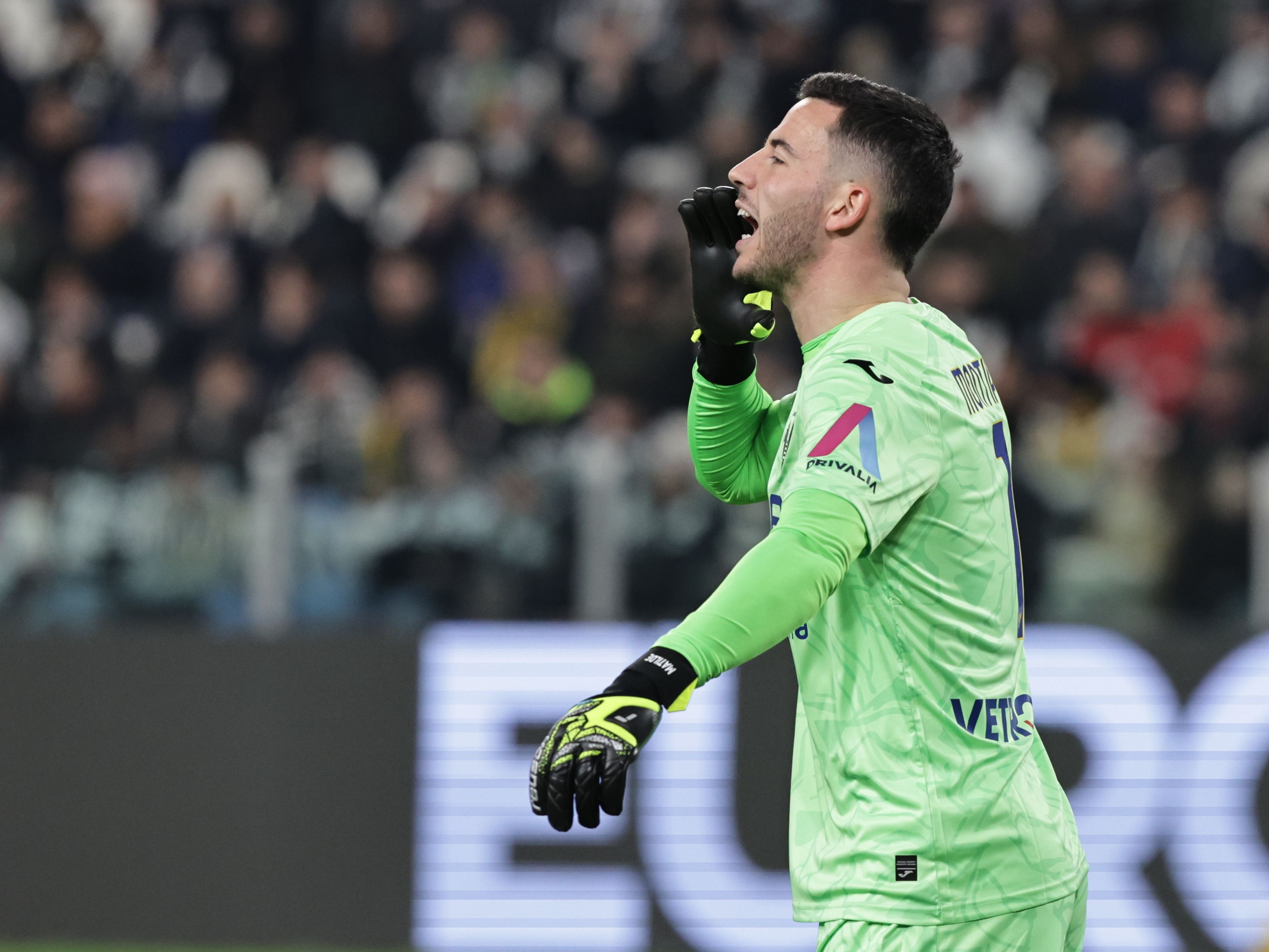 意媒：尤文有意维罗纳29岁门将蒙迪珀，但要先决定是否出售佩林