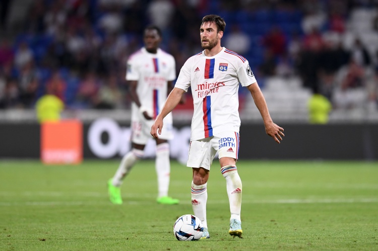 记者：里昂给塔利亚菲科提供加薪续约，他也可能以自由身回归西甲