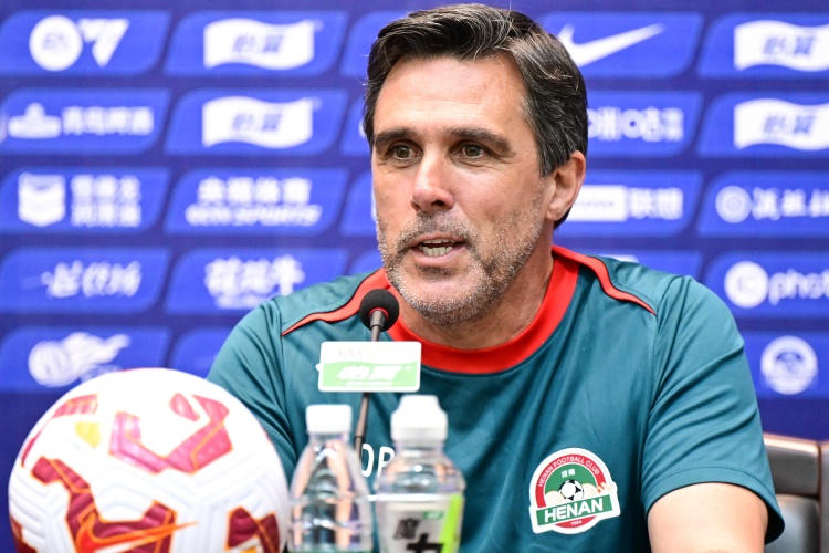 博主：由于间隔时间很短，河南队将留在上海备战与申花的再次对决