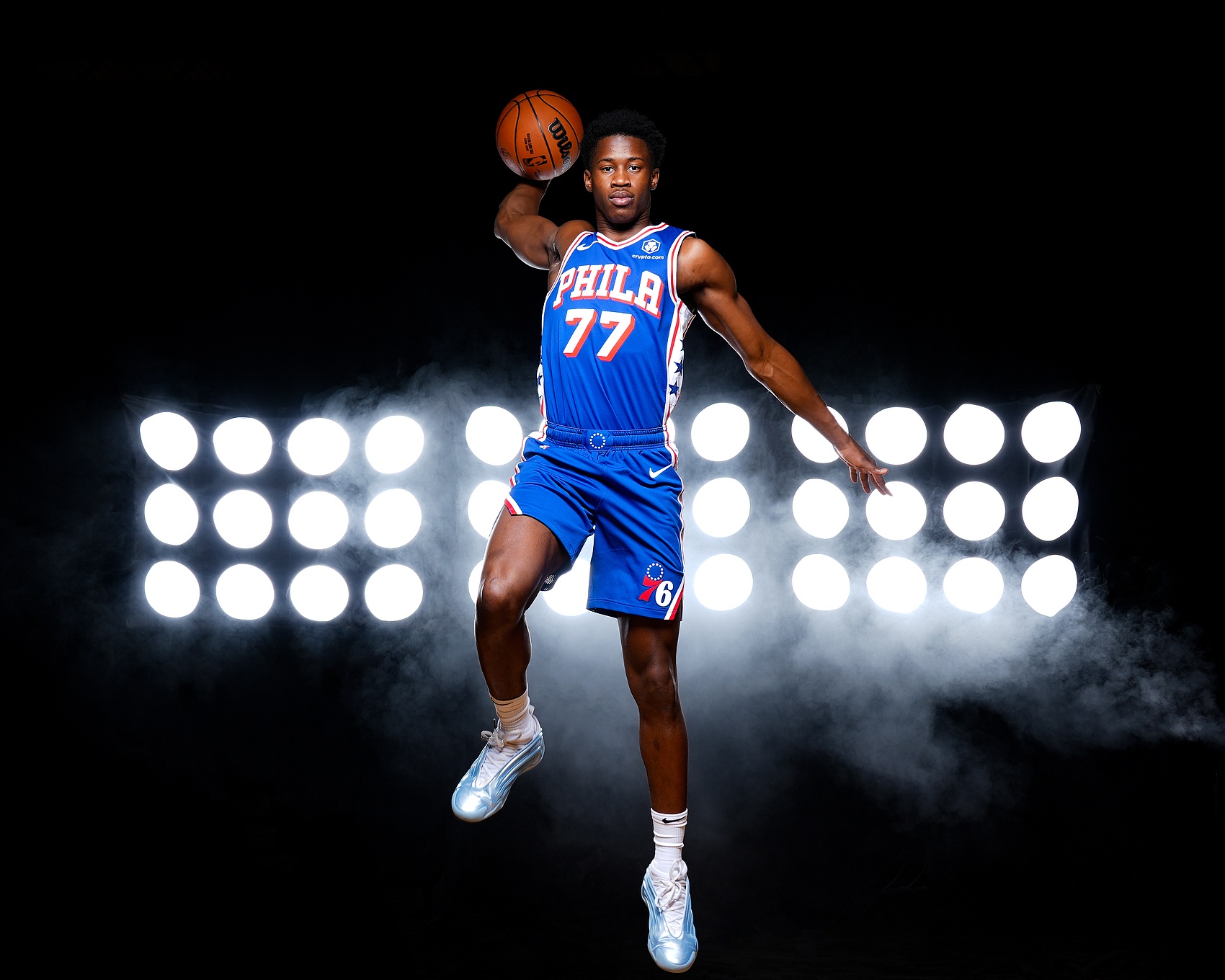 东部GM：考虑到恩比德健康的不确定性 VJ将是新赛季球队第2好球员