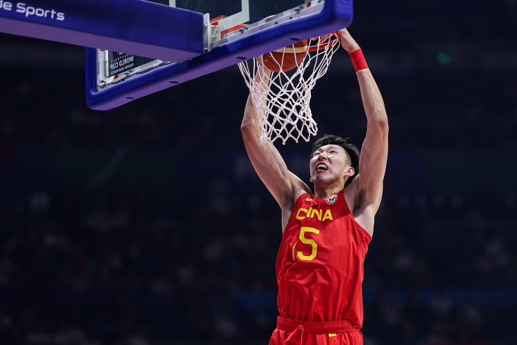 周琦在休斯敦治疗腰伤 近期将返回中国男篮