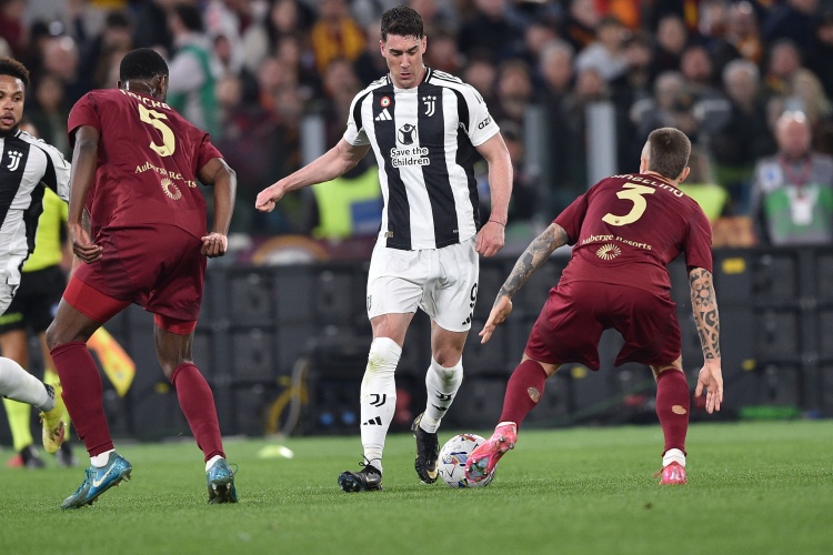 记者：米兰可能用1000万欧＋1名球员换DV9，但尤文对佳夫不感兴趣