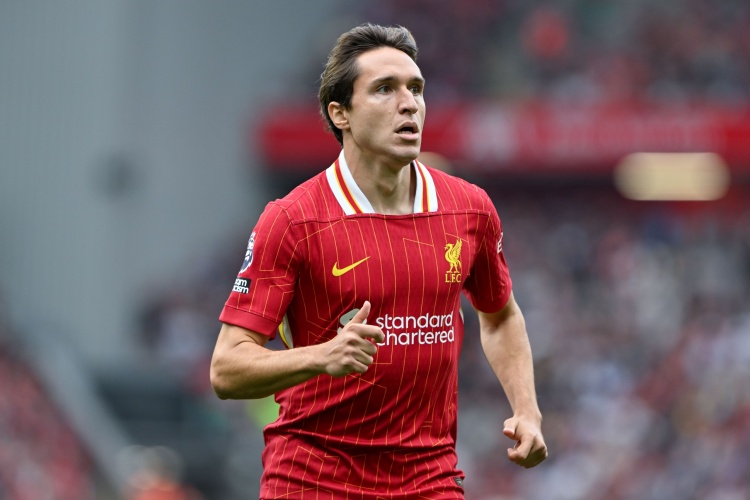 记者：基耶萨并未随队参加亚洲行，他专注解决自己的未来问题