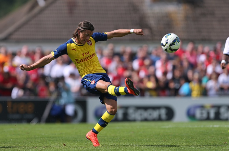 战胜病魔！前阿森纳青训球员奥尔森因病退役，现重返赛场攻入一球