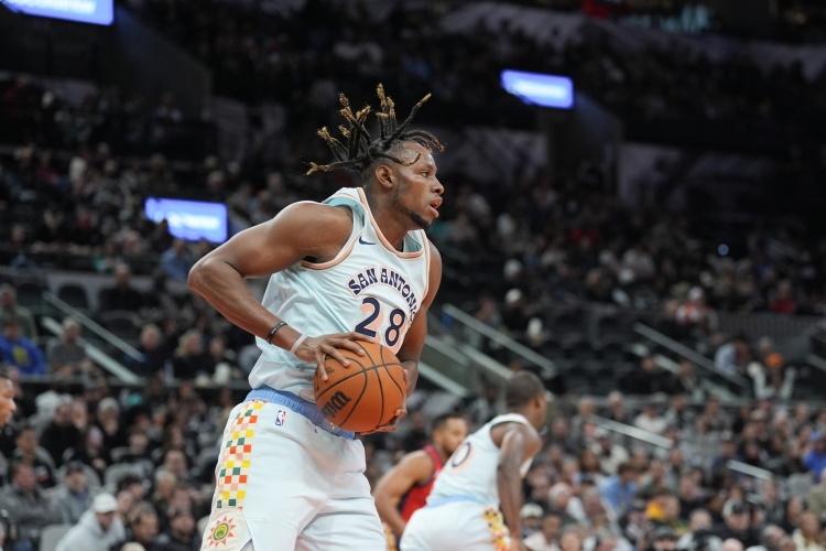 经纪人：贝西与贝尔格莱德游击谈判 其他欧洲俱乐部也对他感兴趣