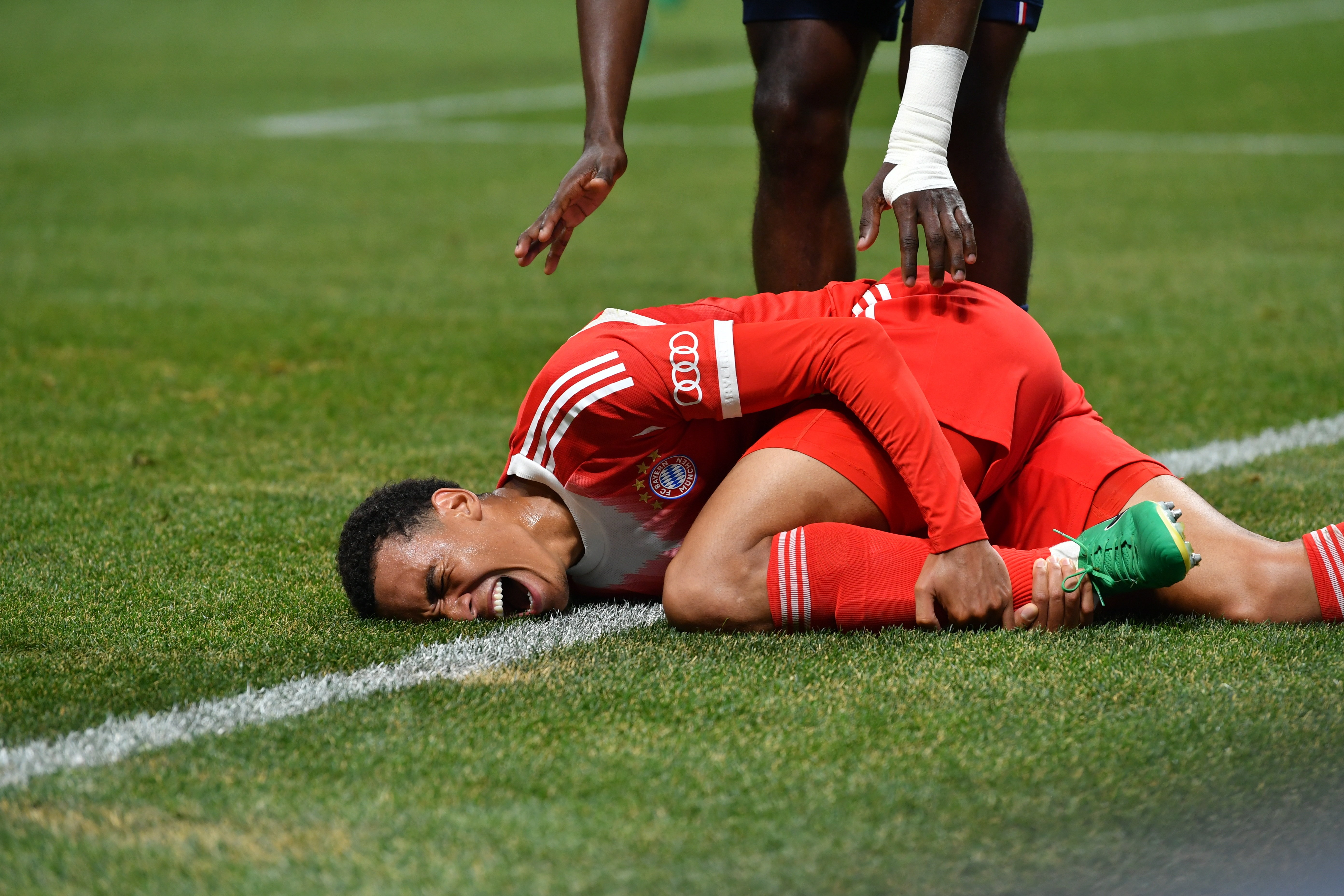 图片报：穆西亚拉已开始上肢恢复训练，预计11月到12月复出