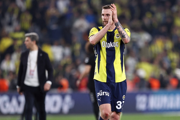 队报：费内巴切和巴黎就1000万转会费达协议，什克预计本周转会