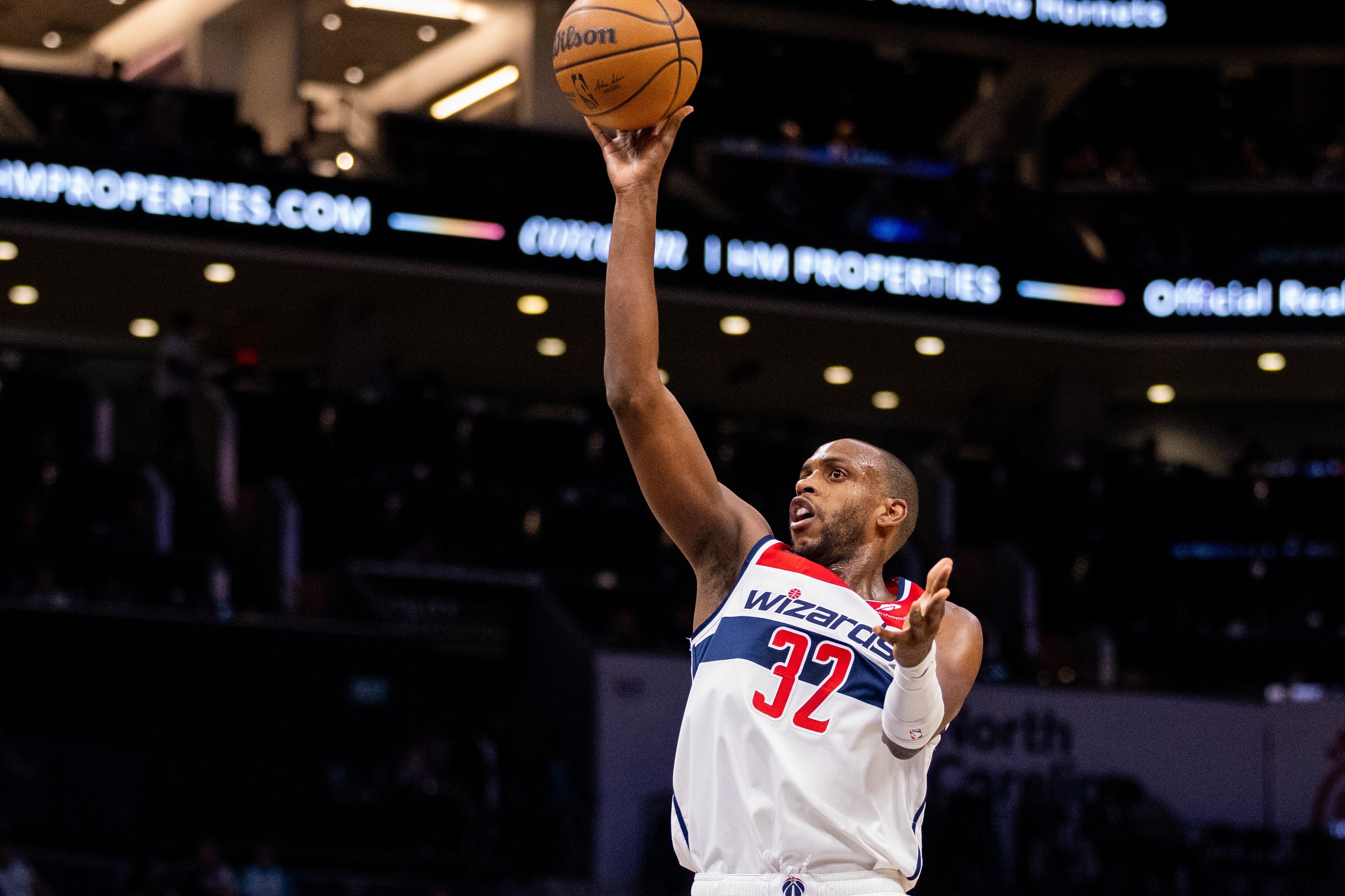 美记：奇才将CJ和米德尔顿视为精神领袖 但他们并不在球队未来中