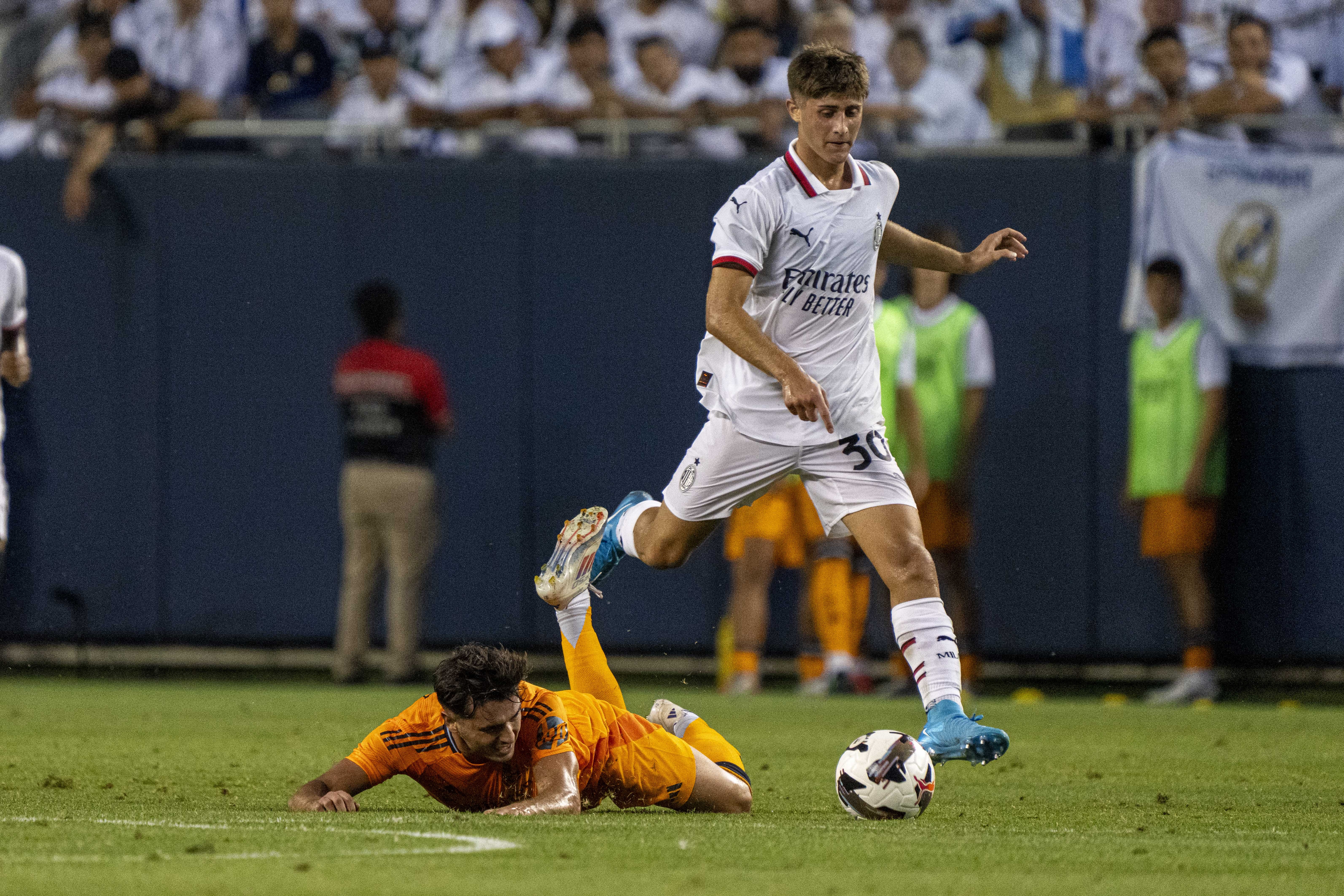 迪马济奥：利贝拉里接近转会卡坦萨罗，米兰将保留50%二转分成