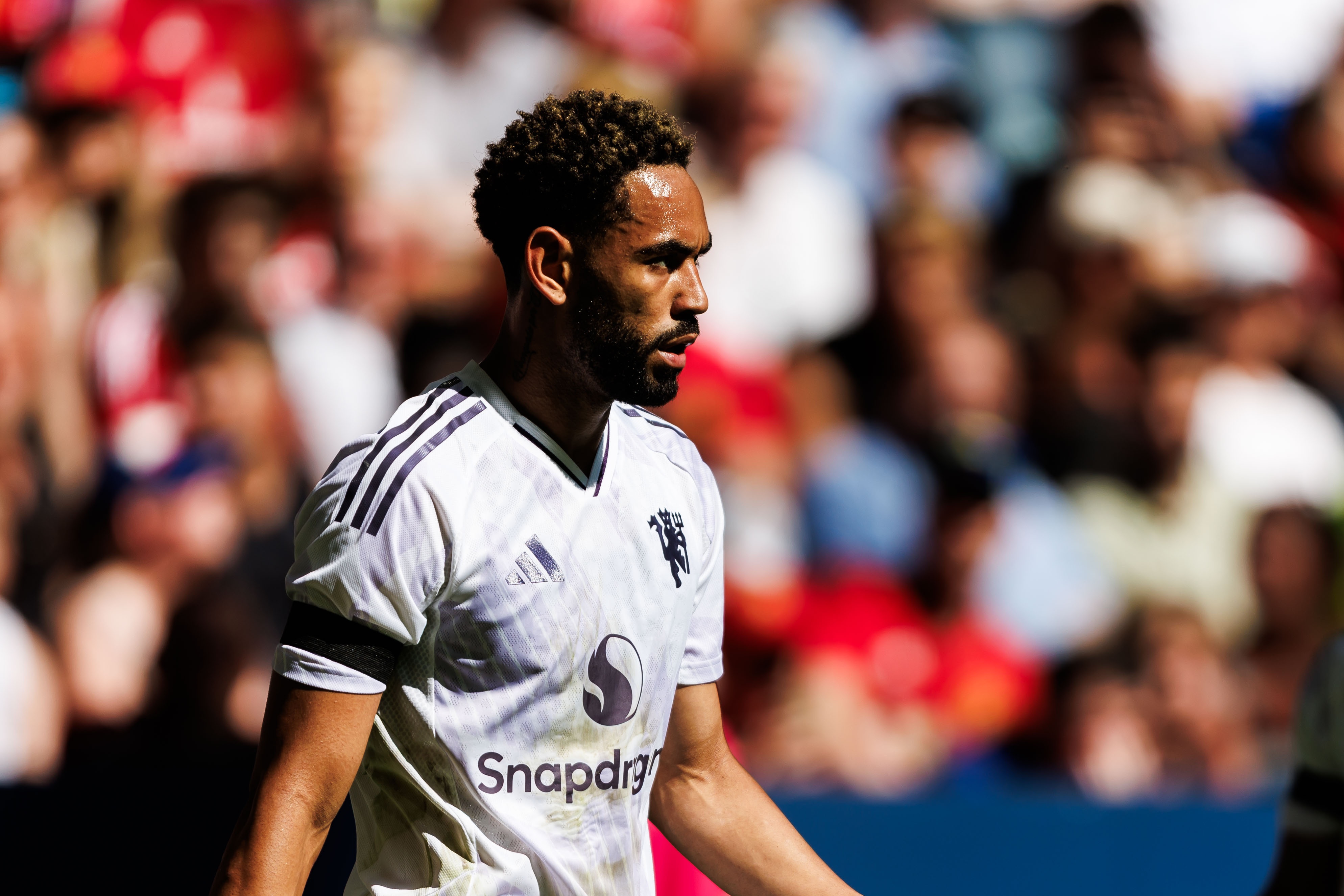 记者：库尼亚未进入曼联热身赛大名单，但仍随队抵达现场