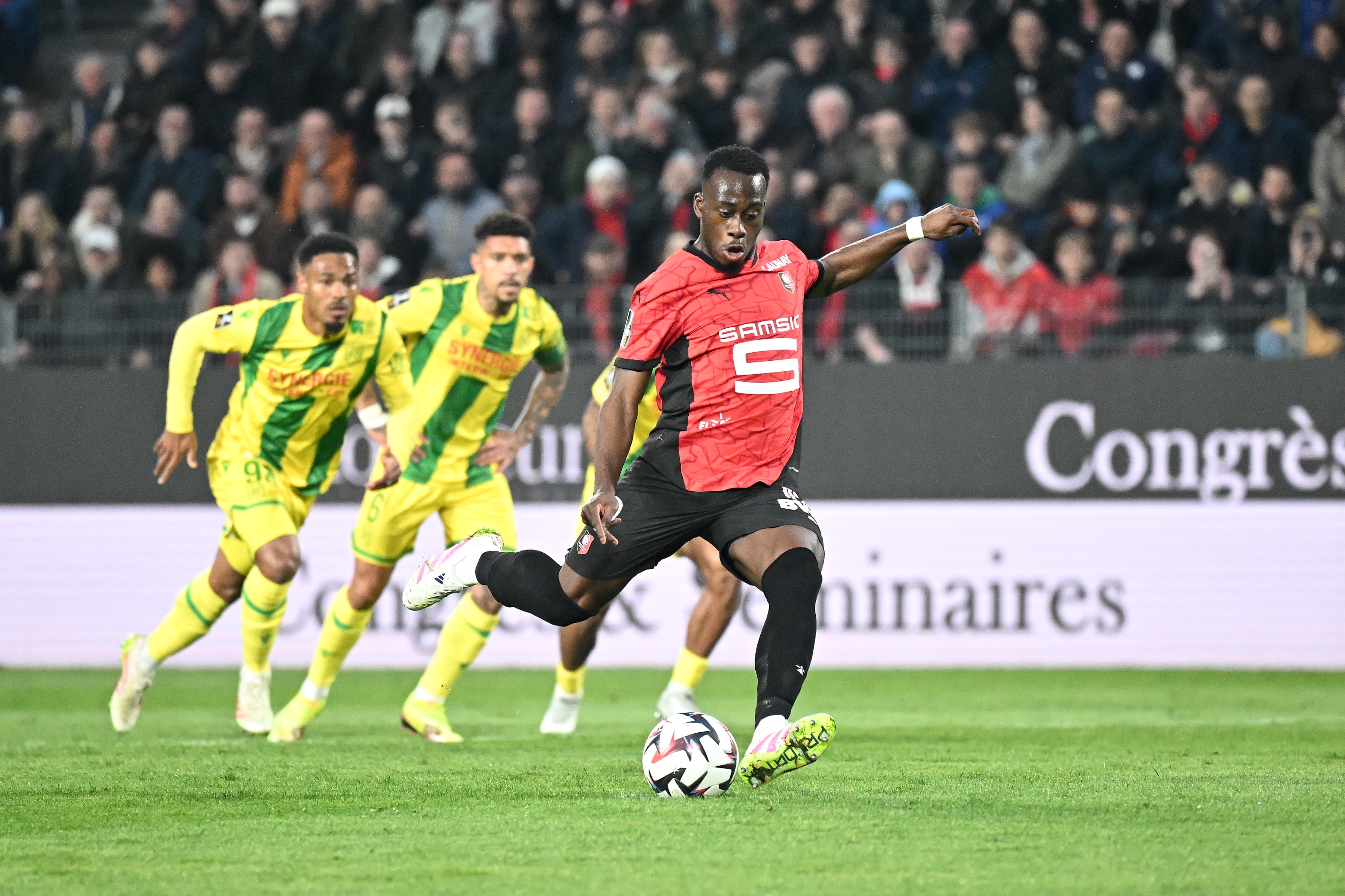 罗马诺：黄潜&布伦特福德均有意卡里姆恩多，均已询问交易条件