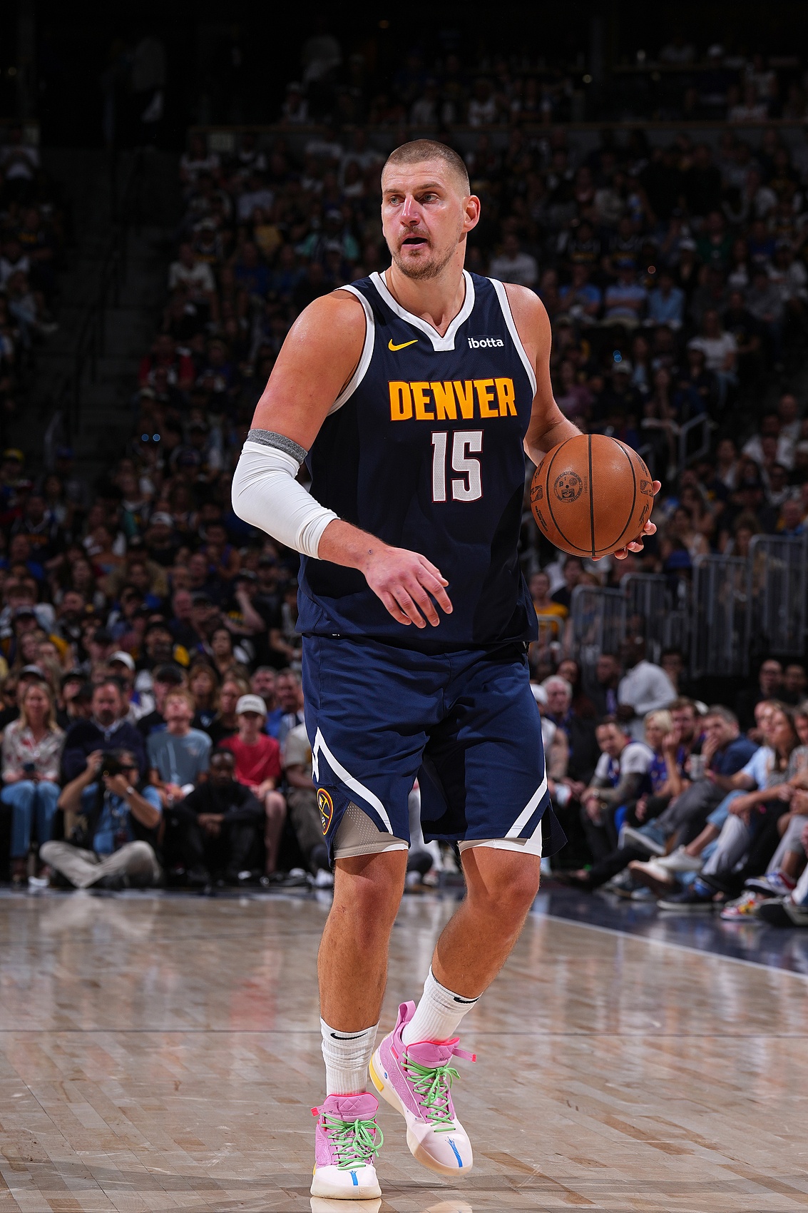 当地雨棚坍塌造成16人死亡！或涉及腐败！约基奇的叔叔涉案被拘留