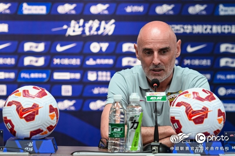 穆斯卡特：我们和对手缩小2分差距，德比对球迷、球队意义一样