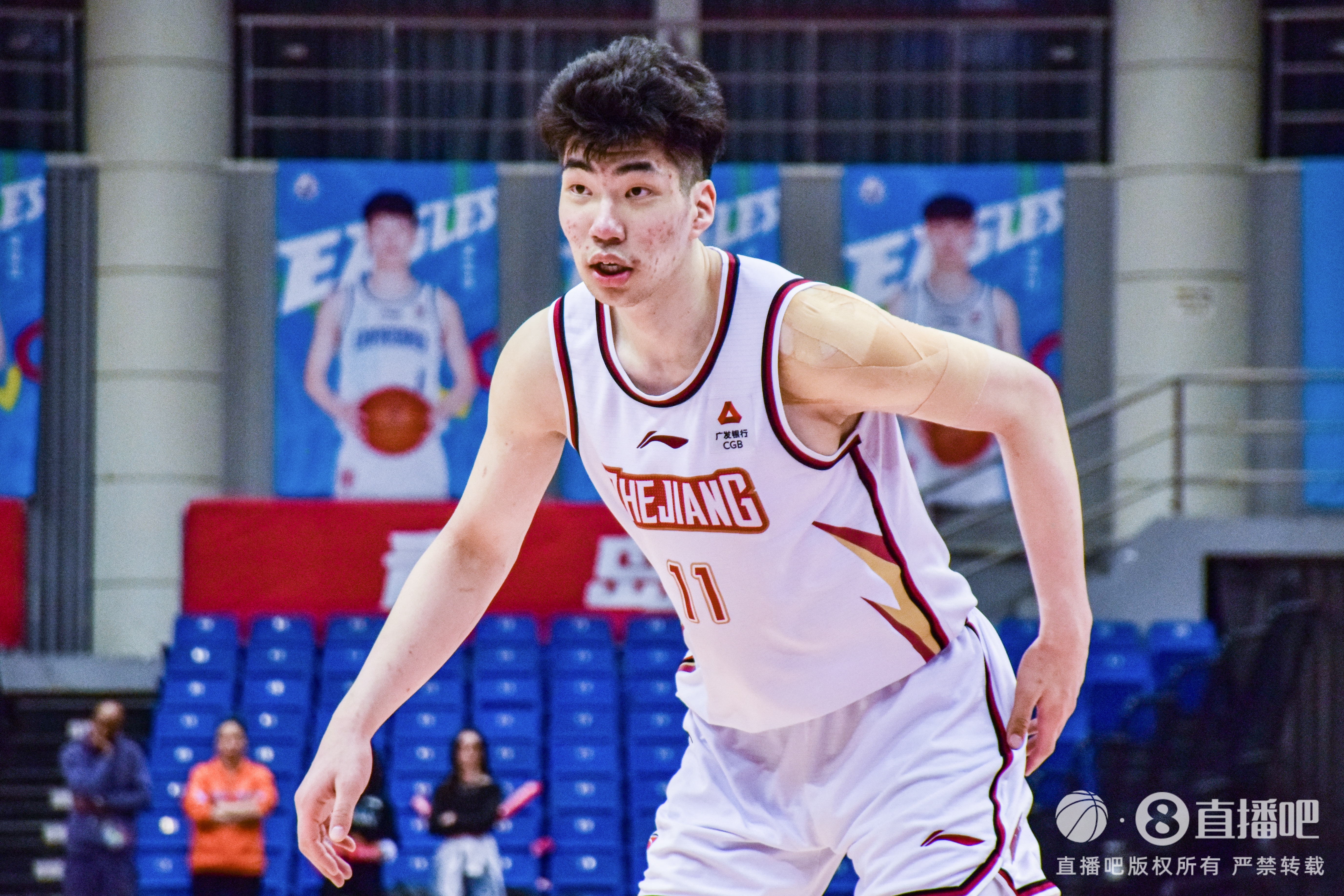 媒体人：余嘉豪西乙赚的钱连在浙江的零头都不如 他渴望证明自己