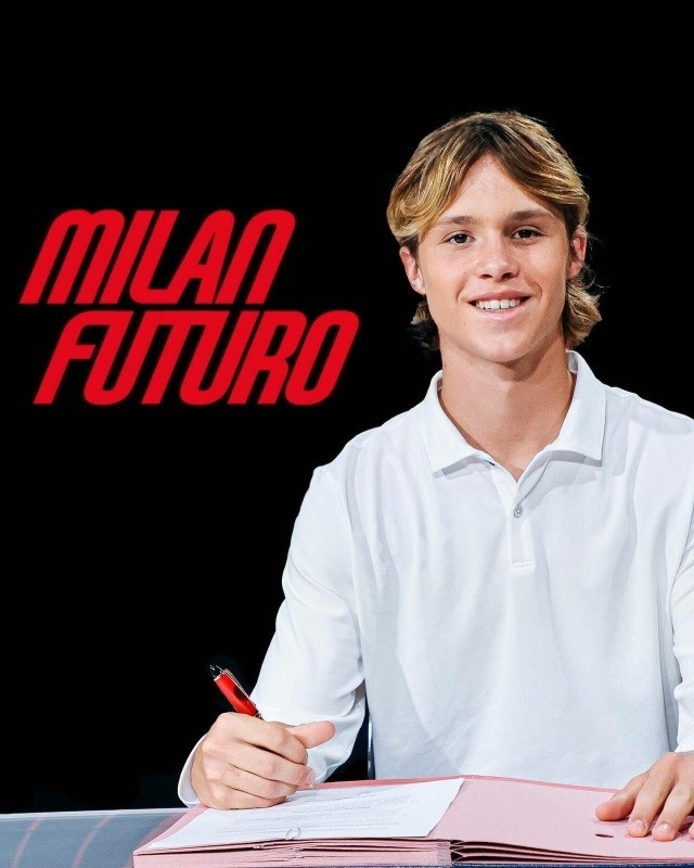 意媒：科莫托周一体检将租借到斯佩齐亚，米兰还会向对方支付奖金