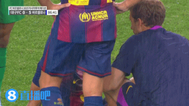 世体：初步检查显示库巴西只是膝盖受较重撞击，换下属于预防措施