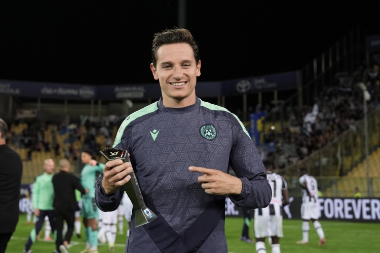 队报：在乌迪内斯重获新生，前法国国脚前锋托万可能加盟朗斯