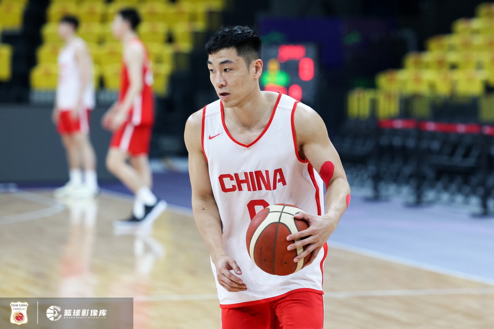 媒体人：徐杰防守端易被针对 高诗岩身高&防守更符合郭士强的脾胃