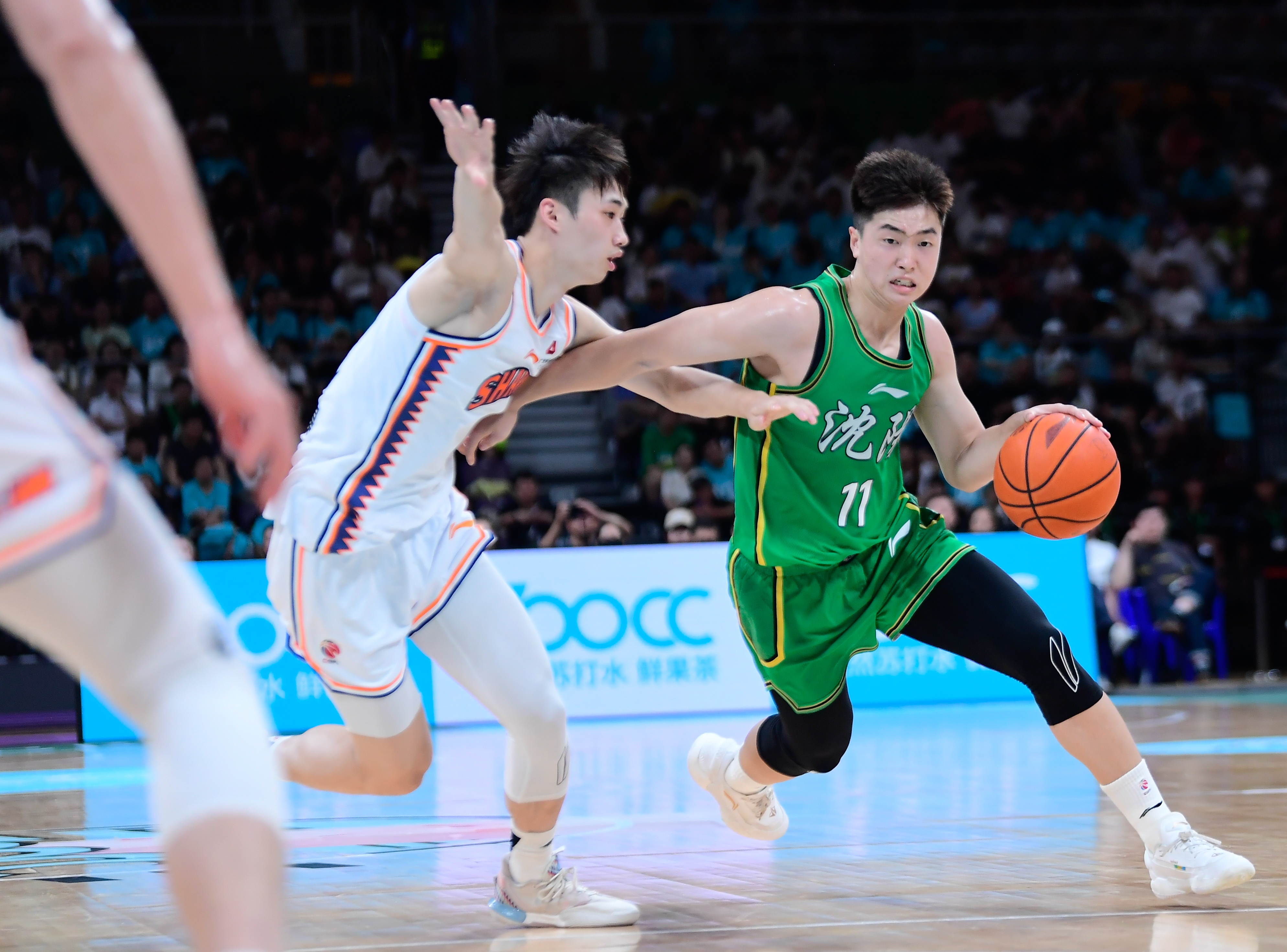 媒体人：张峻豪&黄秋实正寻求前往欧洲打球 已有欧洲球队表达兴趣