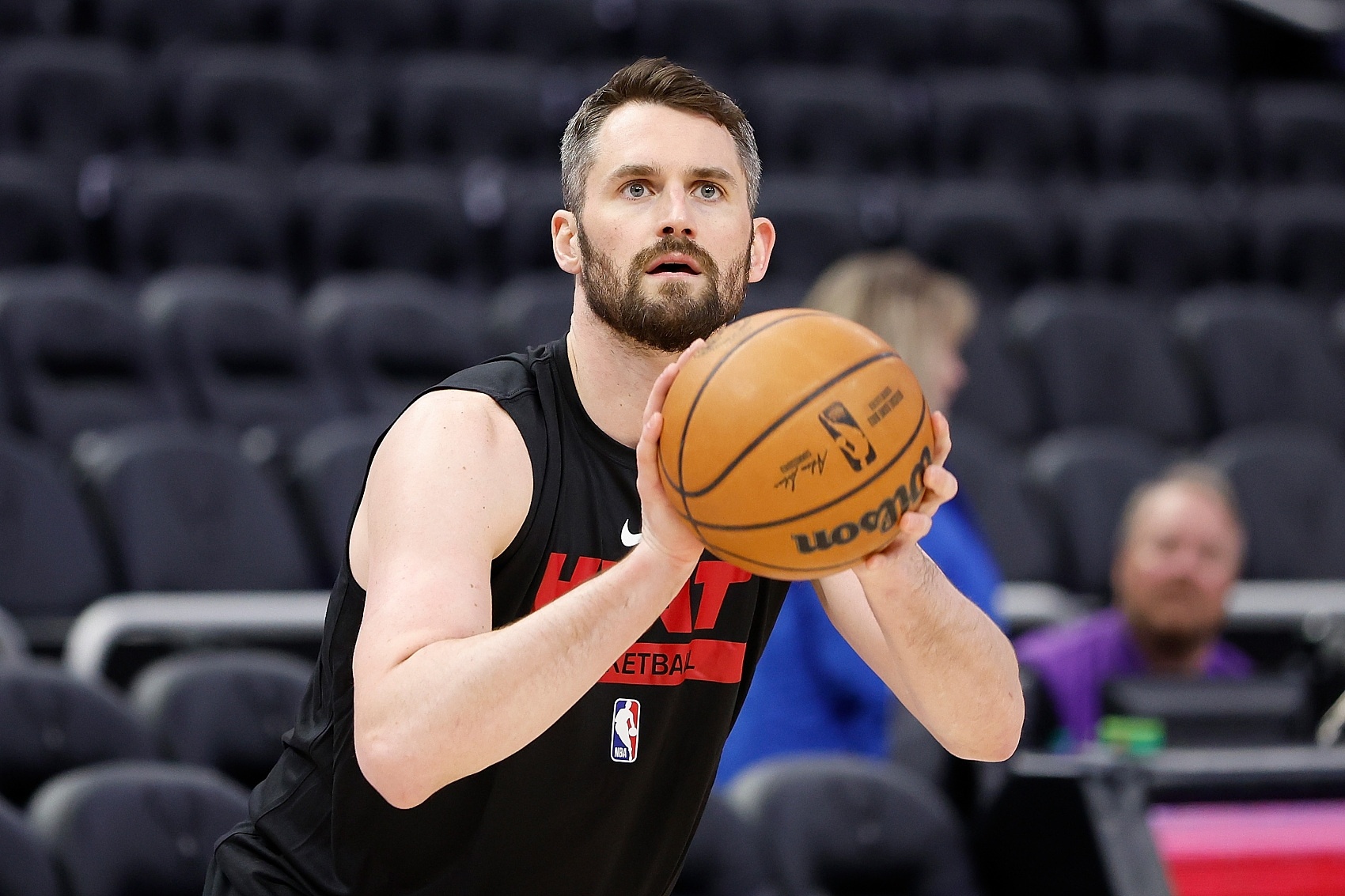 乐福有意洛杉矶！但湖人和快船目前都是“有名额却没空间”！