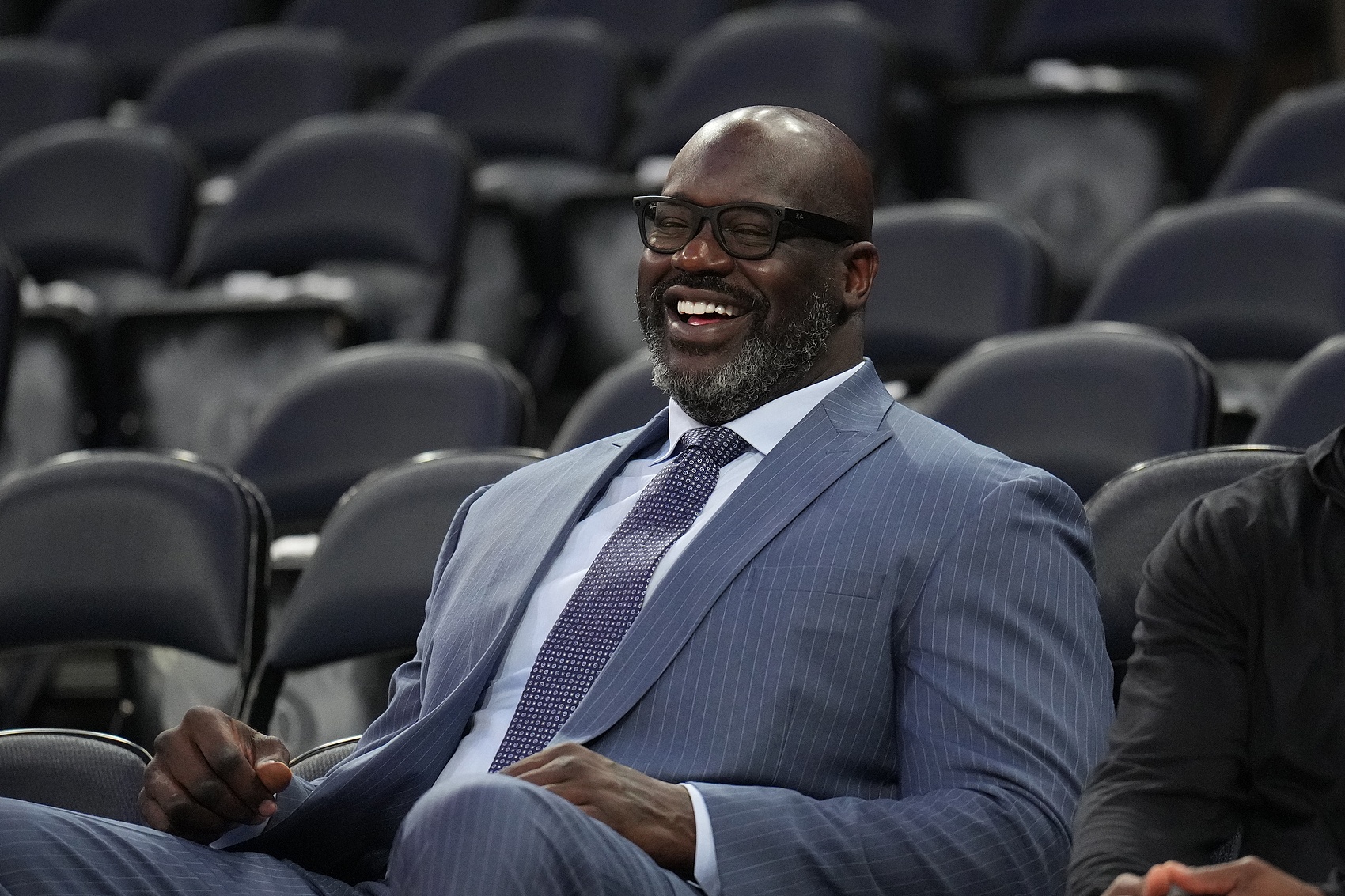 壕💸🤪！奥尼尔为拿MBA 自掏腰包让15个朋友“陪跑”