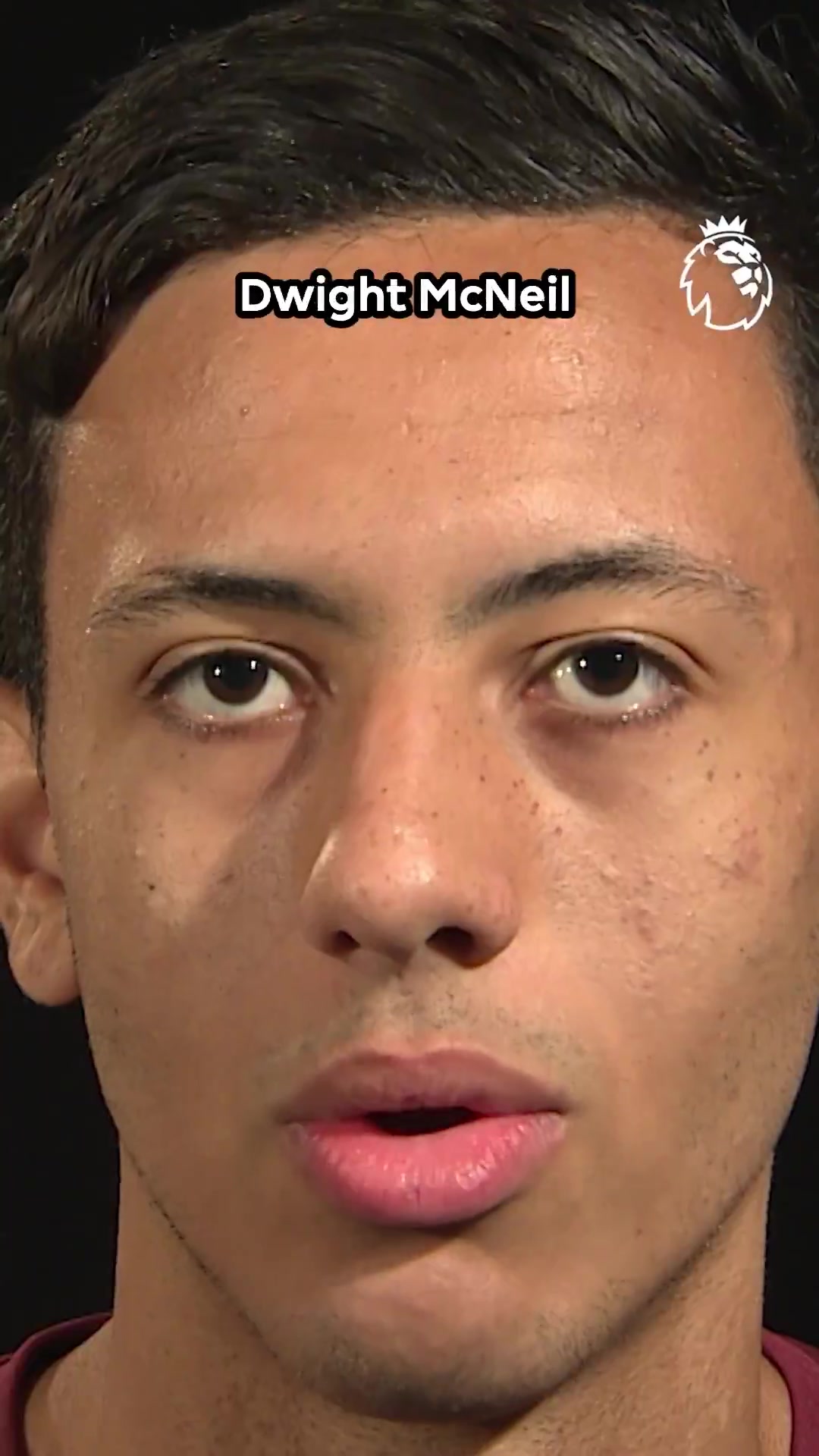 英语听力考试😂😂英超官推晒球员读自己名字的视频