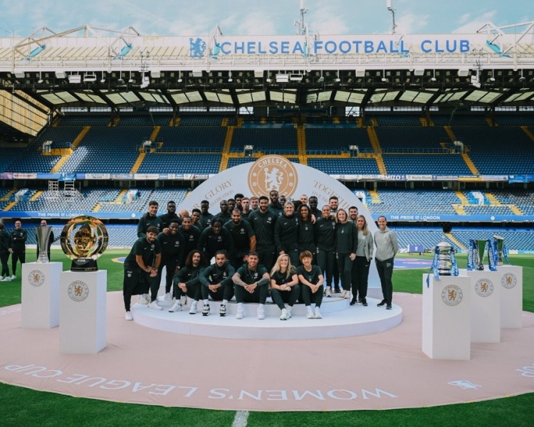 切尔西男女足齐聚斯坦福桥球场，举办活动庆祝2024/25赛季成功