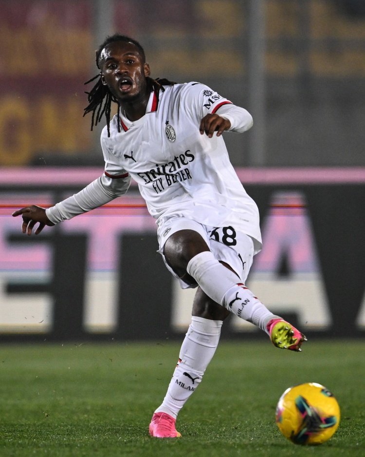 记者：AC米兰中场邦多将租借至克雷莫纳，交易下周完成